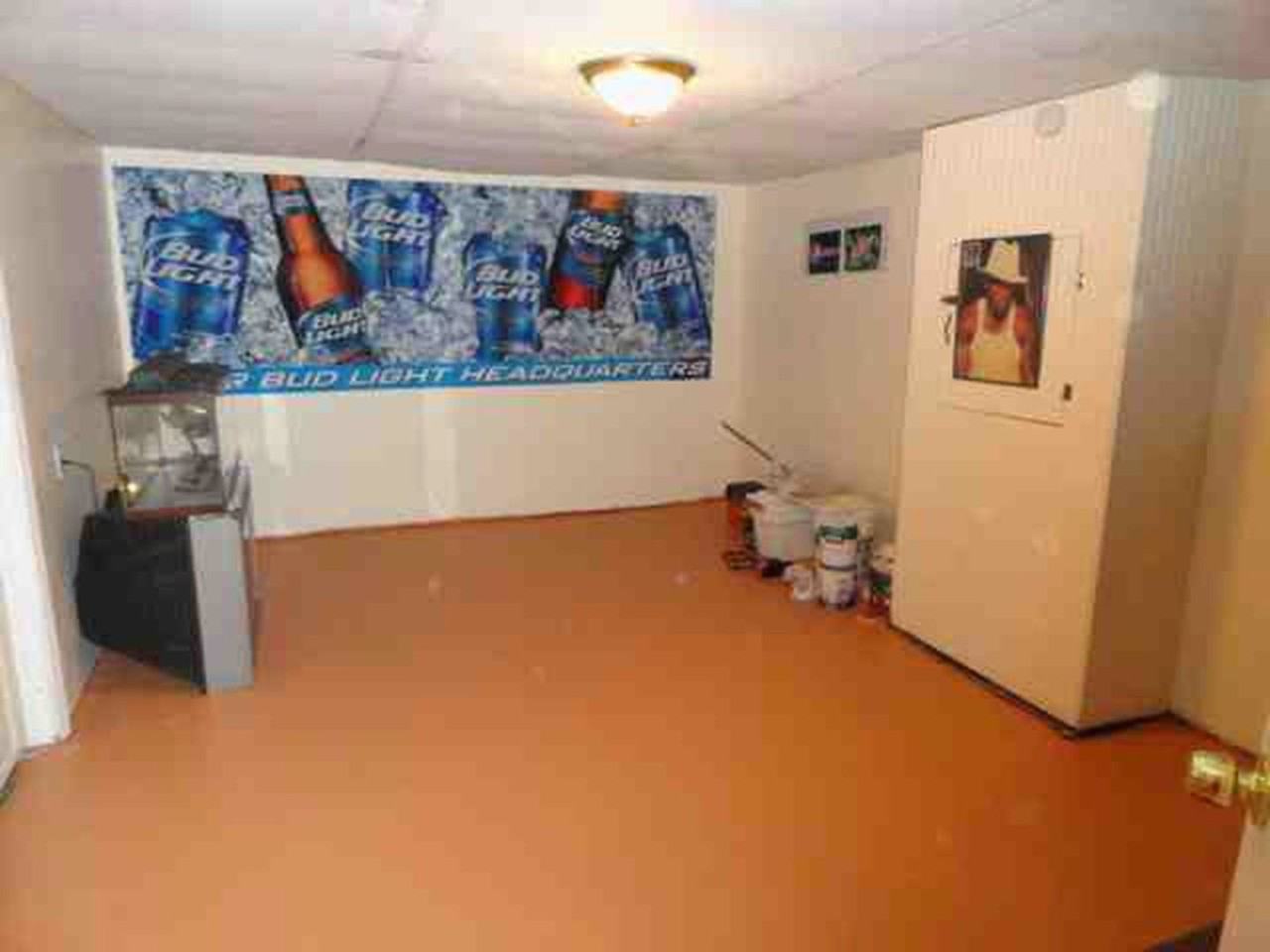 1284 Madeleine Cir - Photo 3 of 5