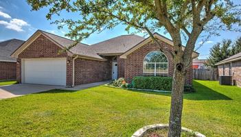 featured image of 2806 Phoenix Dr