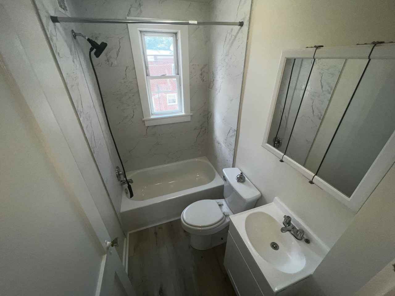242 Margate Rd - Photo 5 of 24