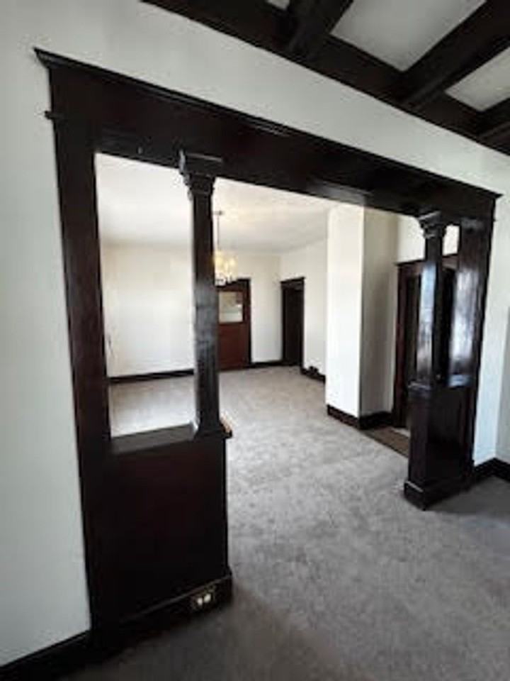 706 E 5th St - Photo 2 of 23