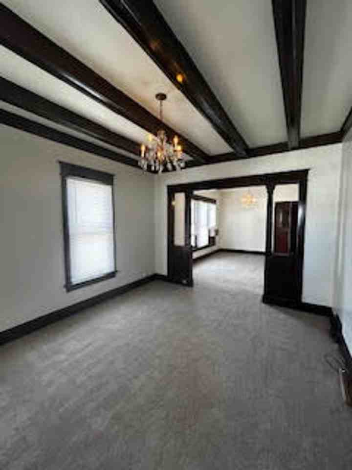 706 E 5th St - Photo 3 of 23