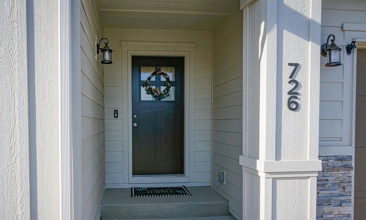 726 W Pin Cherry St - Photo 3 of 18