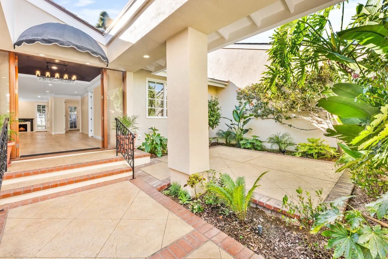 11 Rue Marseille - Photo 3 of 50