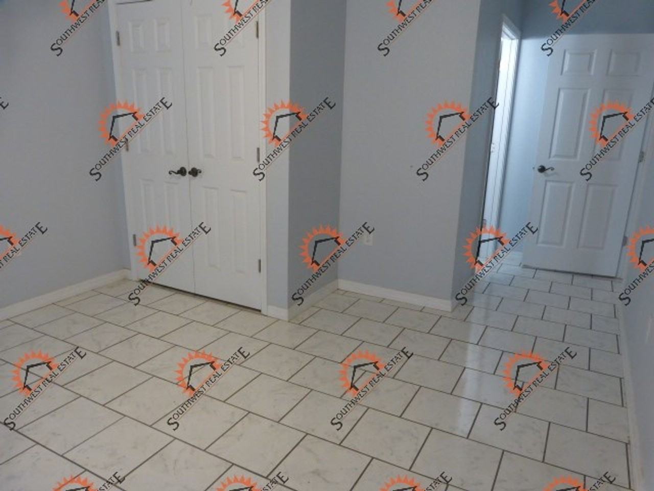 1720 W 12th St - Photo 5 of 7