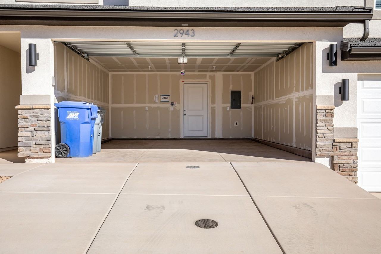 2943 E Corral Hollow Dr - Photo 4 of 35