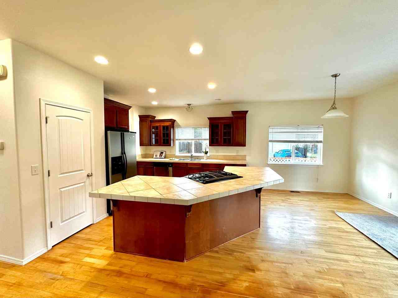 421 161st St S - Photo 6 of 30