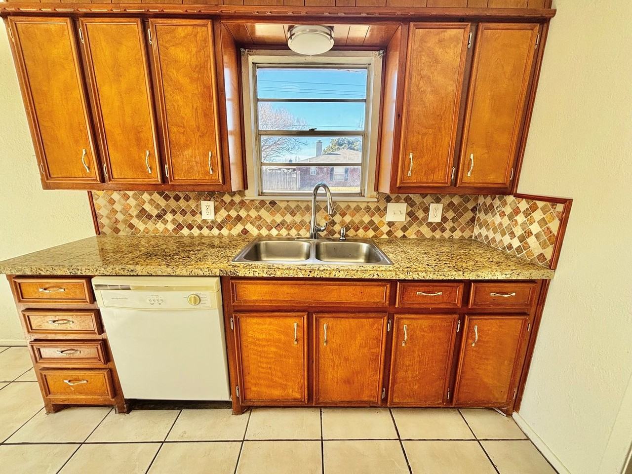 6021 15th St - Photo 6 of 27