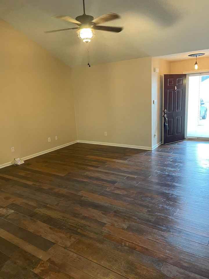 1050 Sternwheel Ave - Photo 3 of 15