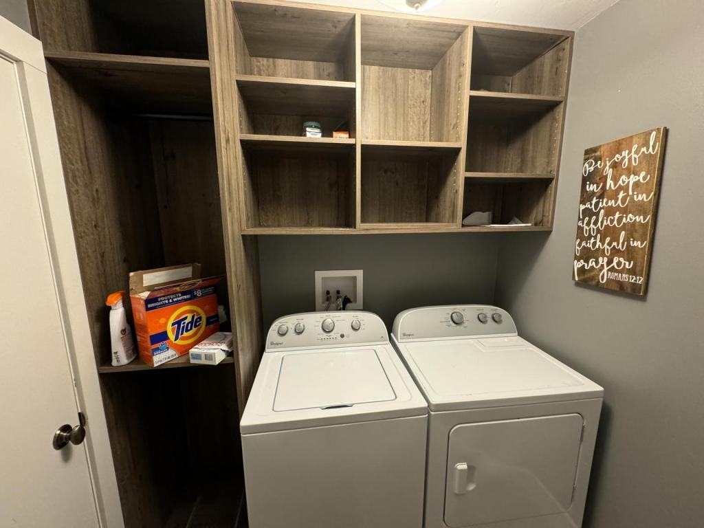 405 S Phillips Ave - Photo 3 of 4