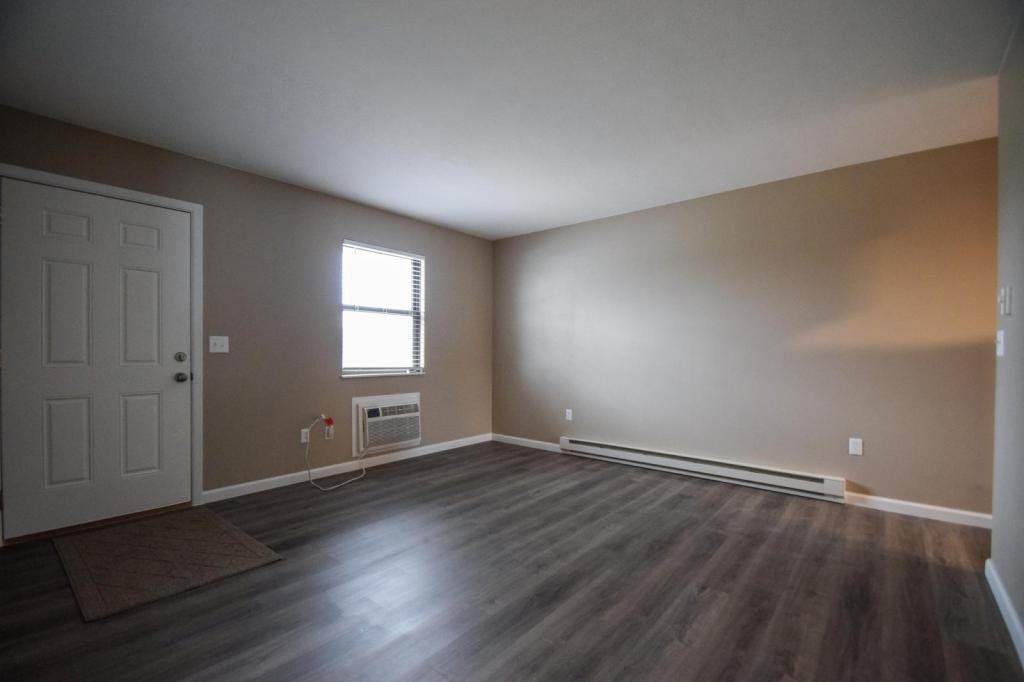 3405 Redbud Dr - Photo 4 of 8
