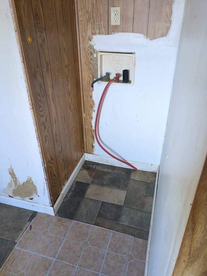 8823 E 1st St S - Photo 3 of 5