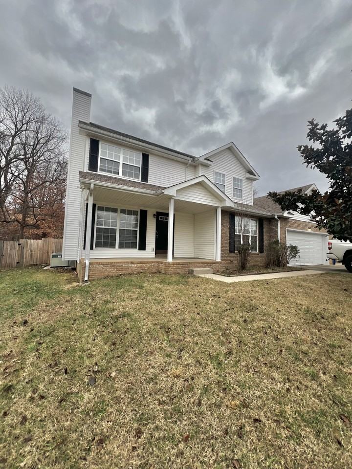 1643 Windriver Rd - Photo 2 of 21