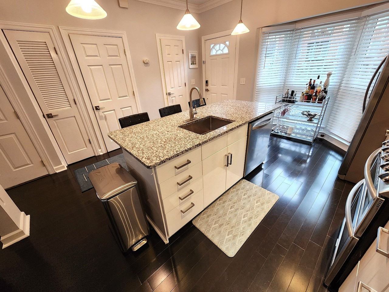 134 Acklen Park Dr - Photo 6 of 40