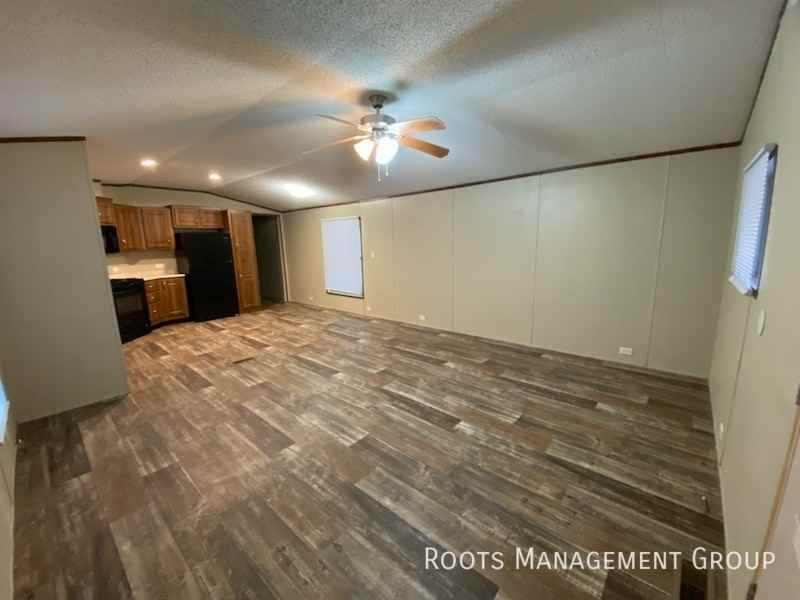 904 Nw Saint John St #904 - Photo 3 of 9