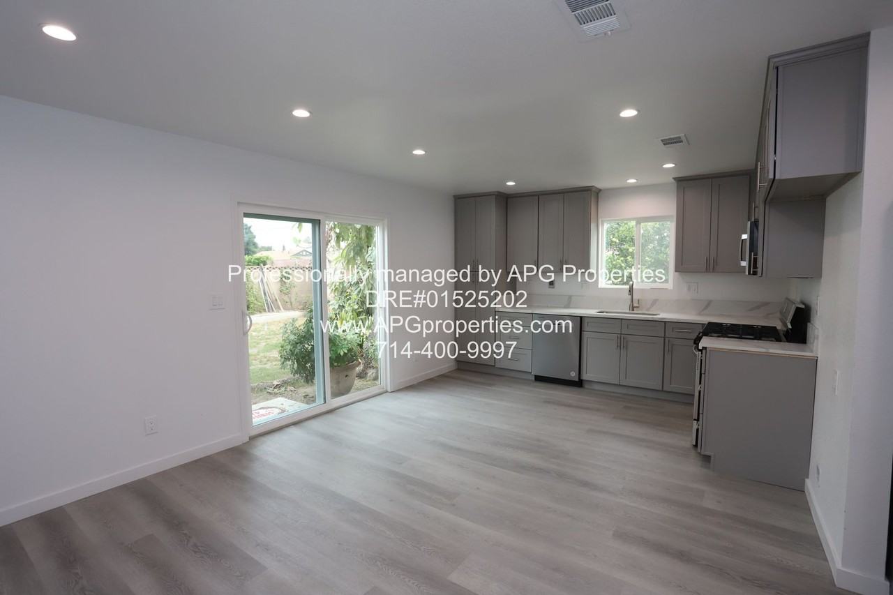 838 S Gilbuck Dr #B - Photo 4 of 15