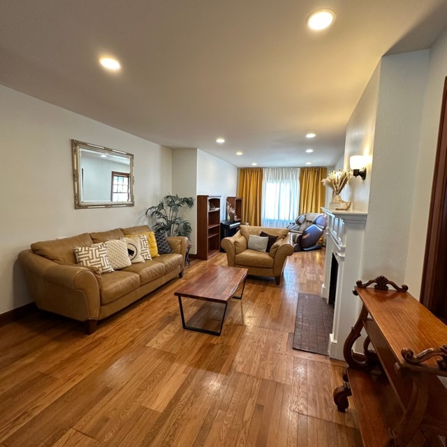 303 N Delphine Ave #303 - Photo 7 of 19