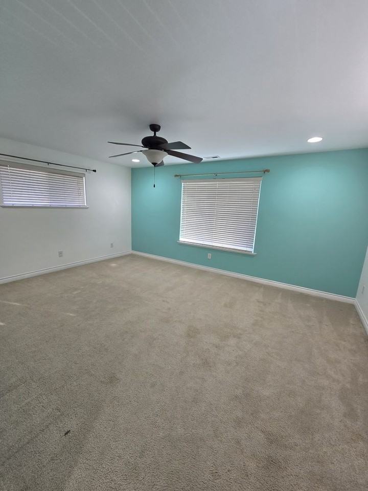 4281 Springcreek Ln - Photo 3 of 14