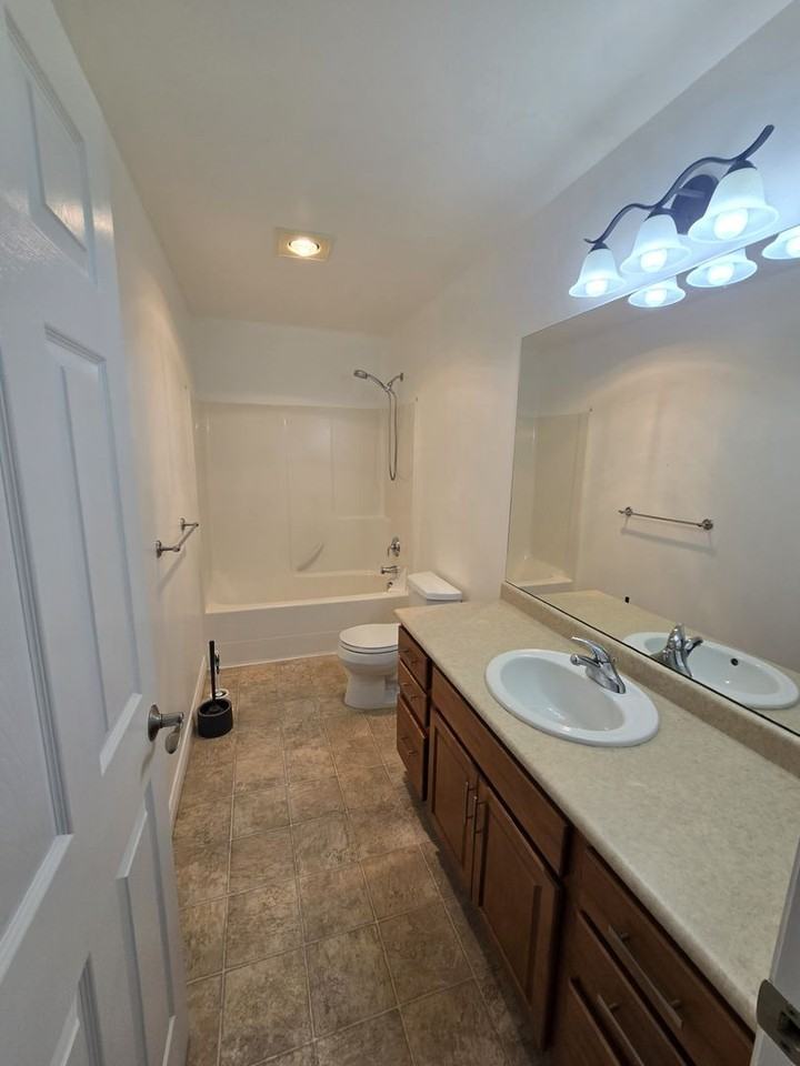 4281 Springcreek Ln - Photo 6 of 14