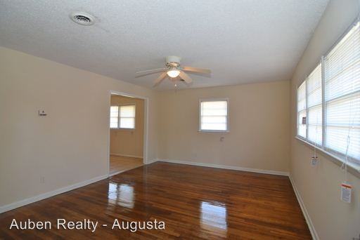 1515 Holley St - Photo 3 of 13