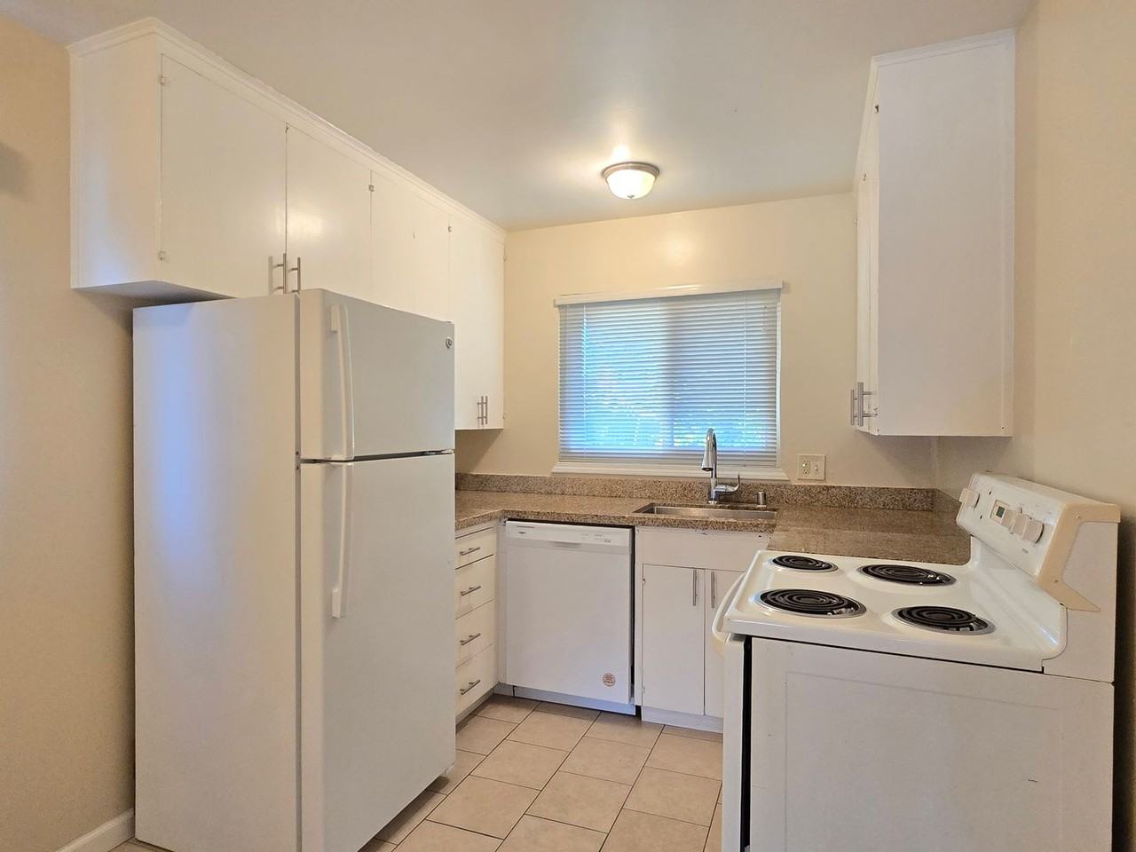 1235 Heatherstone Way - Photo 3 of 8