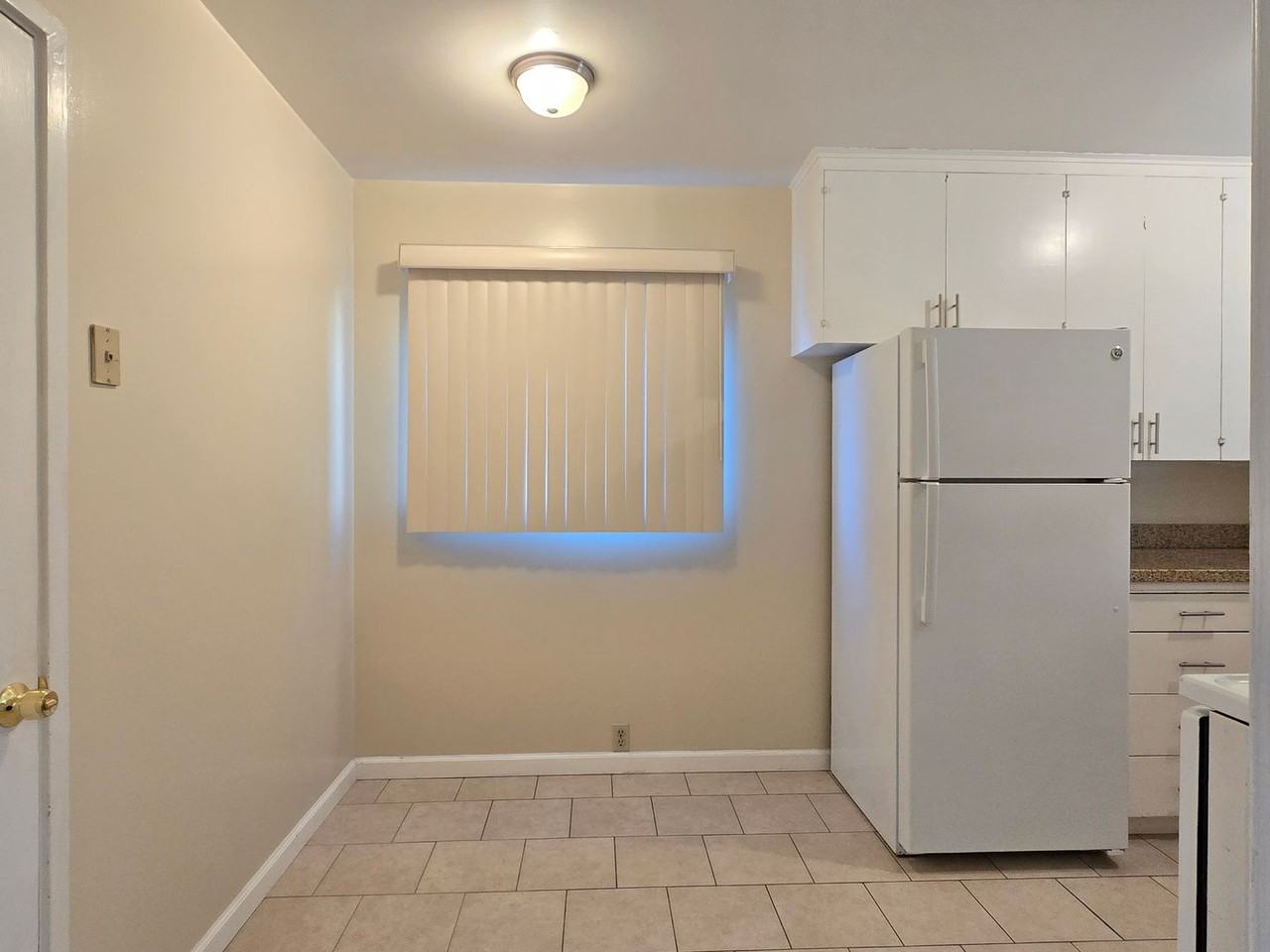1235 Heatherstone Way - Photo 4 of 8