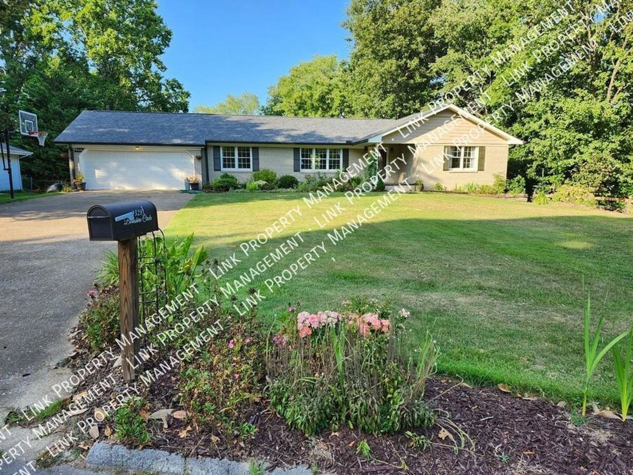 9328 Berkshire Cir - Photo 2 of 50