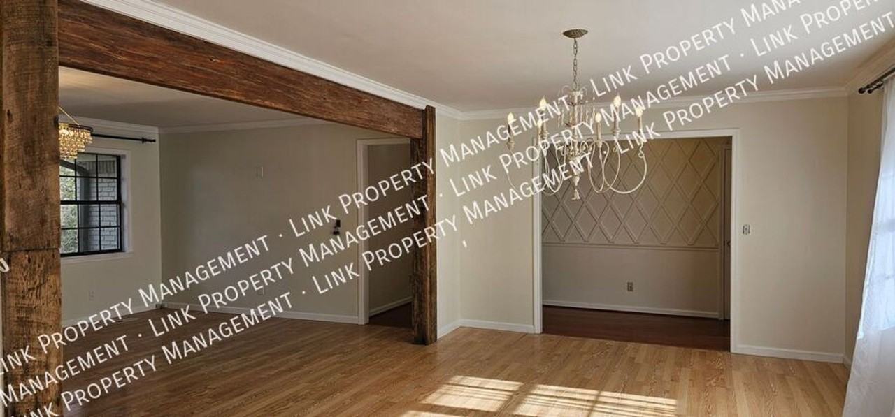 9328 Berkshire Cir - Photo 6 of 50