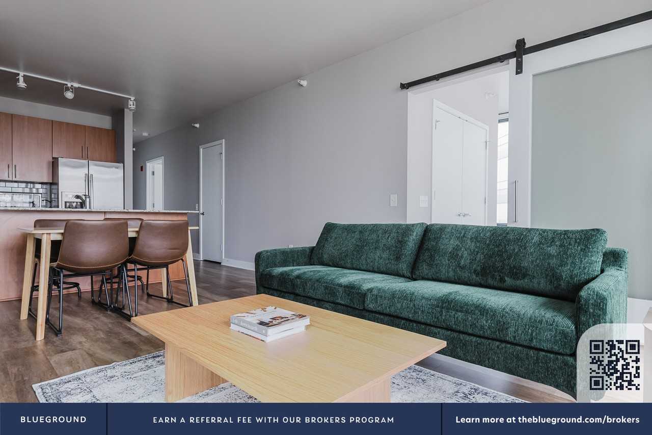 505 North State Street - Photo 5 of 38