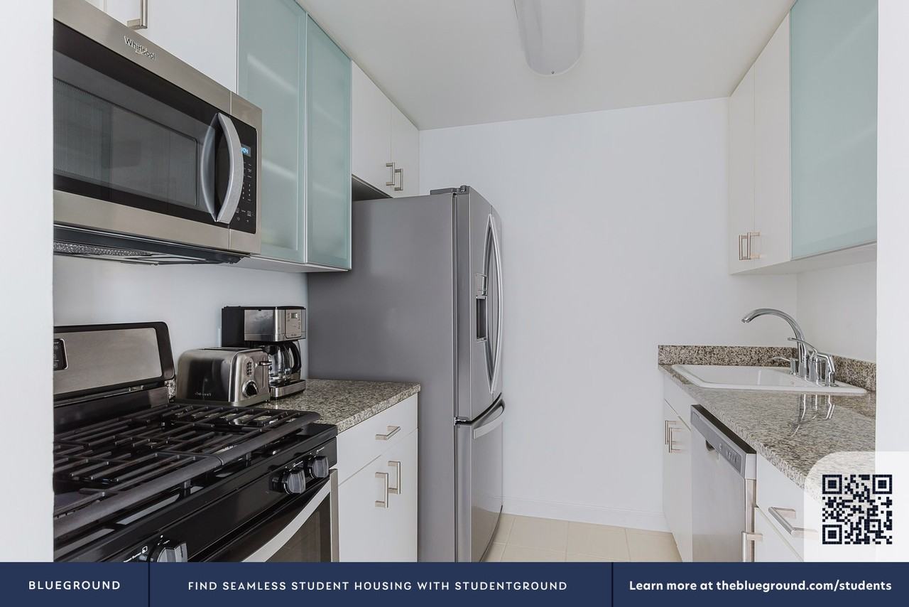 500 West 56th Street - Photo 7 of 32