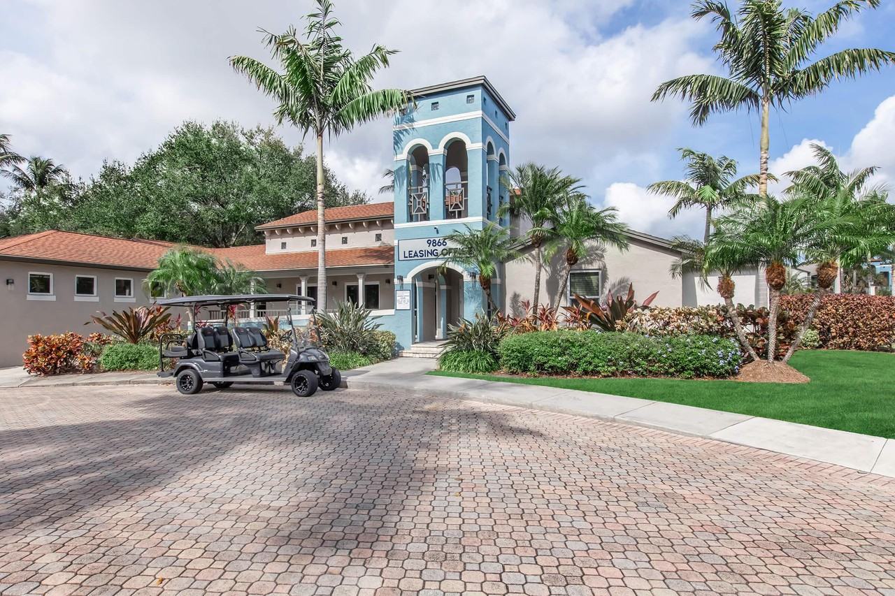 Latitude Pointe - Photo 7 of 50