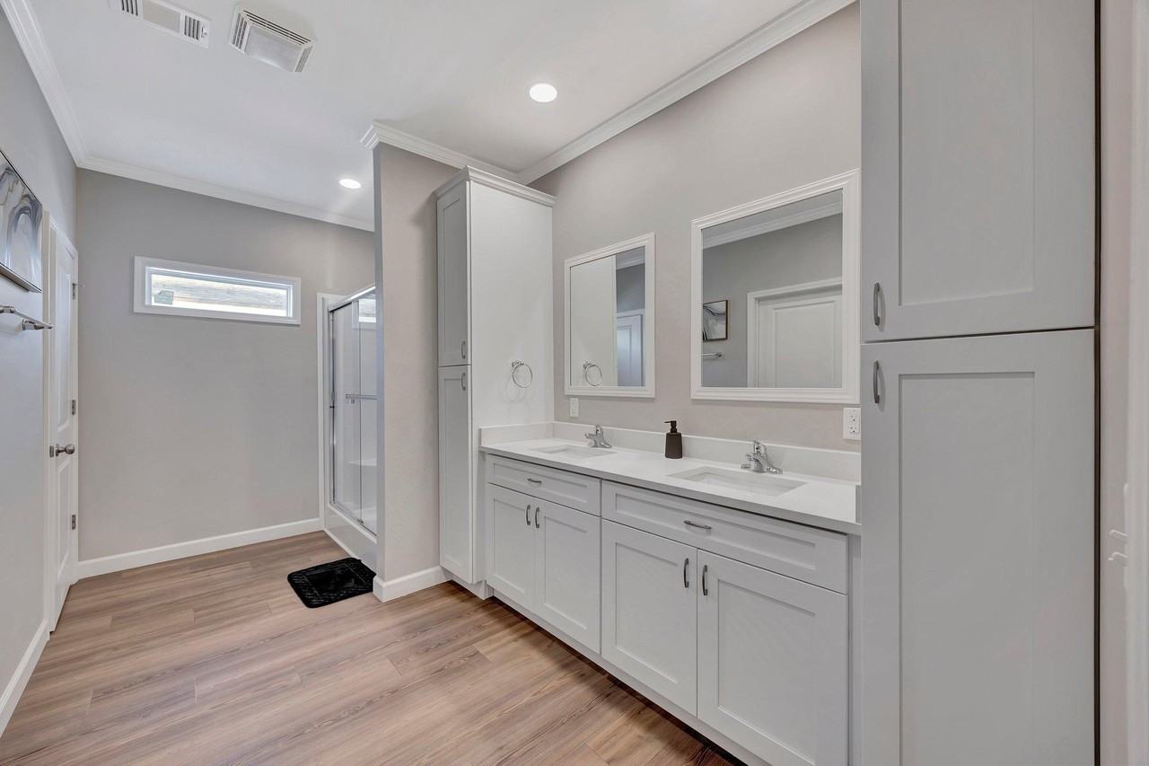 Melrose Ave S - Photo 2 of 16