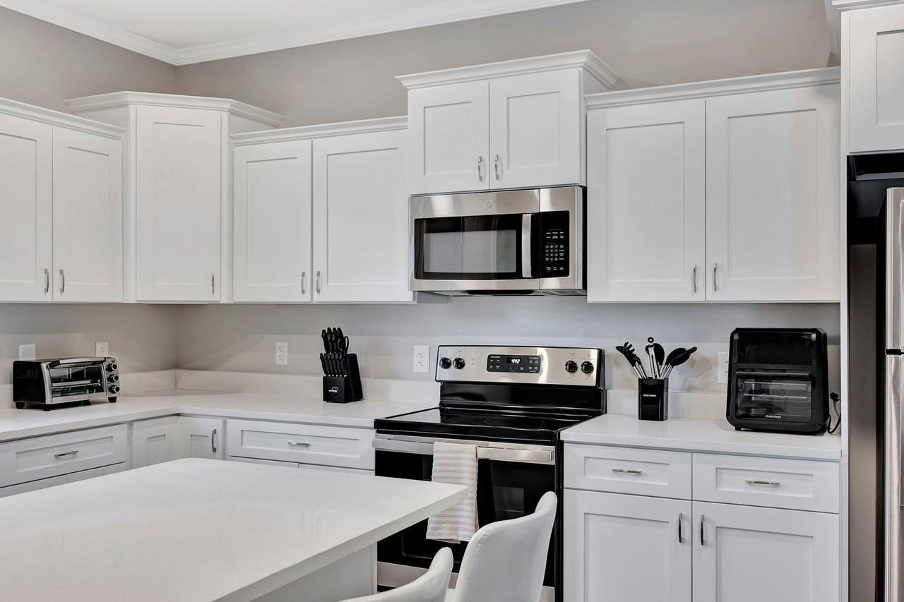 Melrose Ave S - Photo 5 of 16