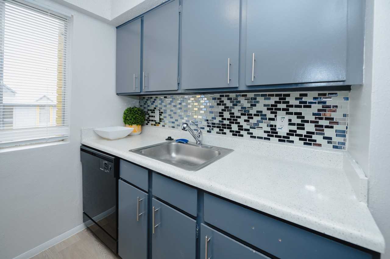 Altitude - Photo 3 of 34