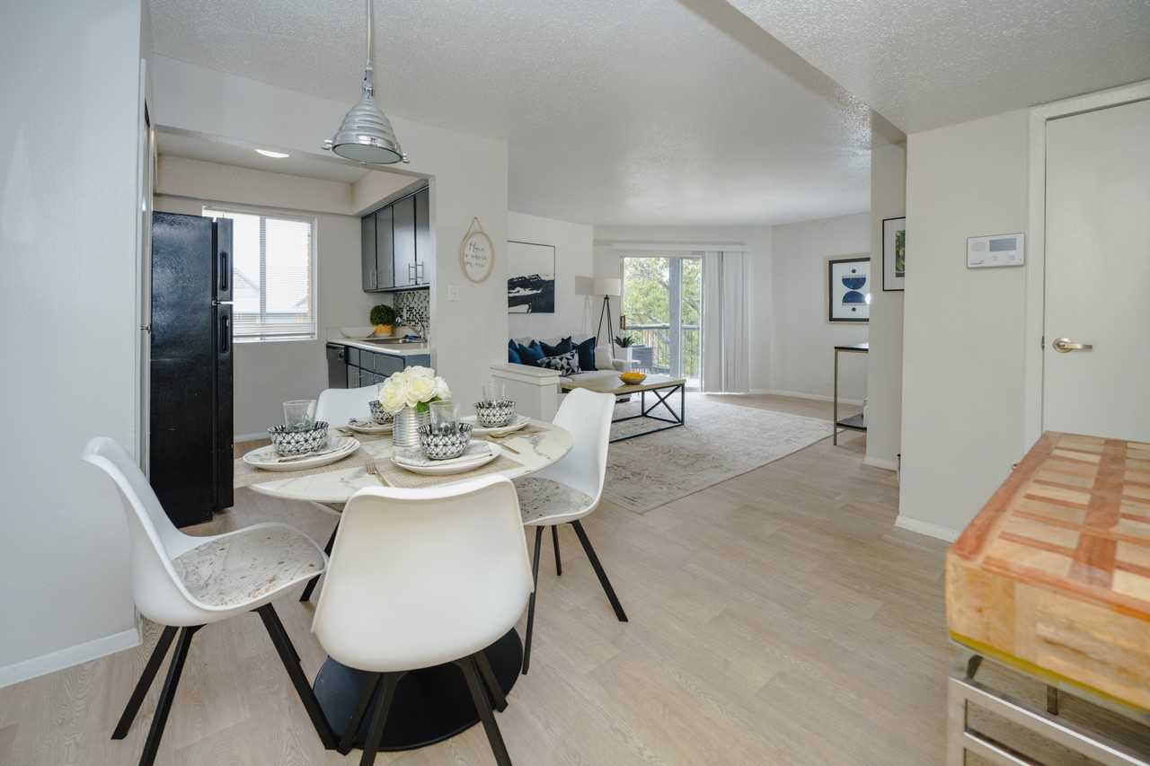 Altitude - Photo 2 of 34