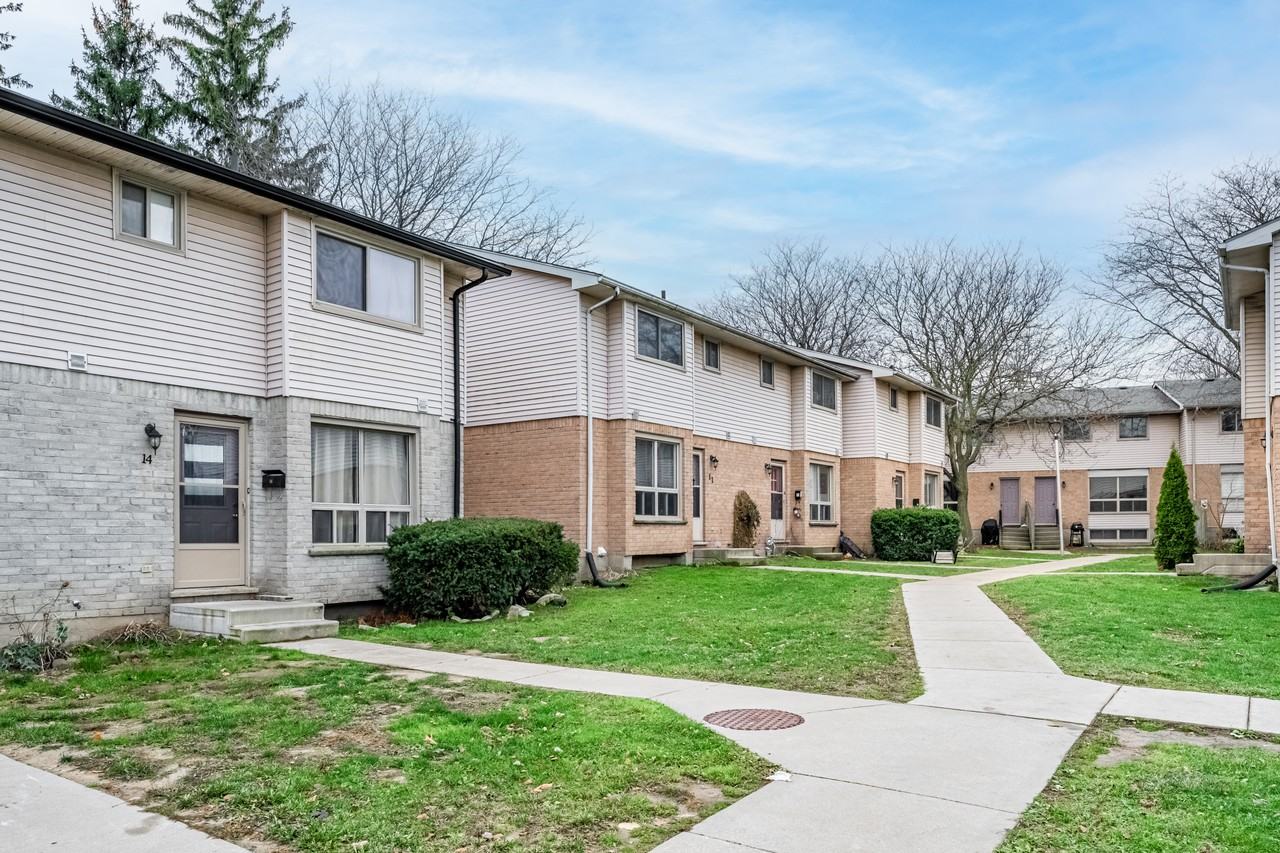 678 Upper Queen Street - Photo 2 of 9