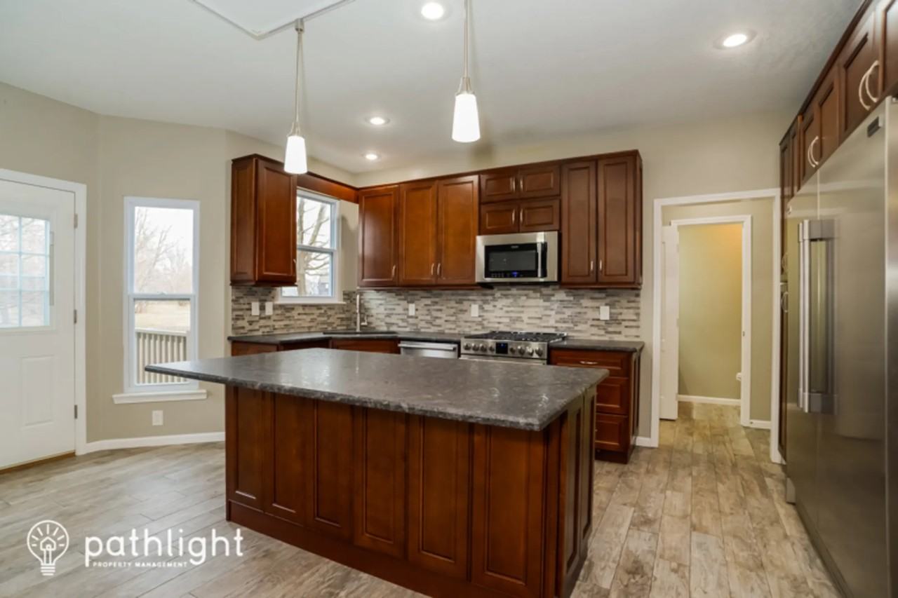 17534 W 158th Ter - Photo 3 of 37