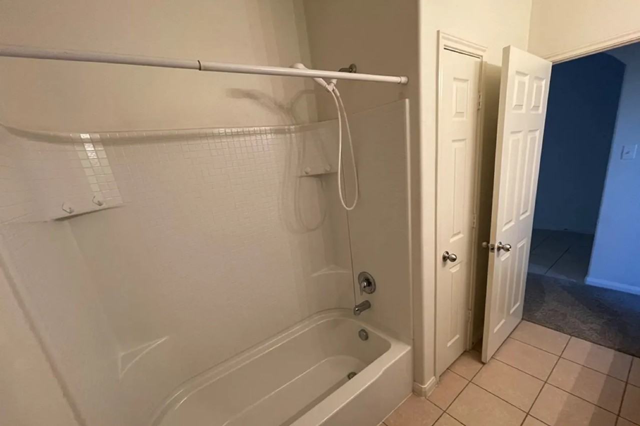 204 Lamont Rd - Photo 3 of 19