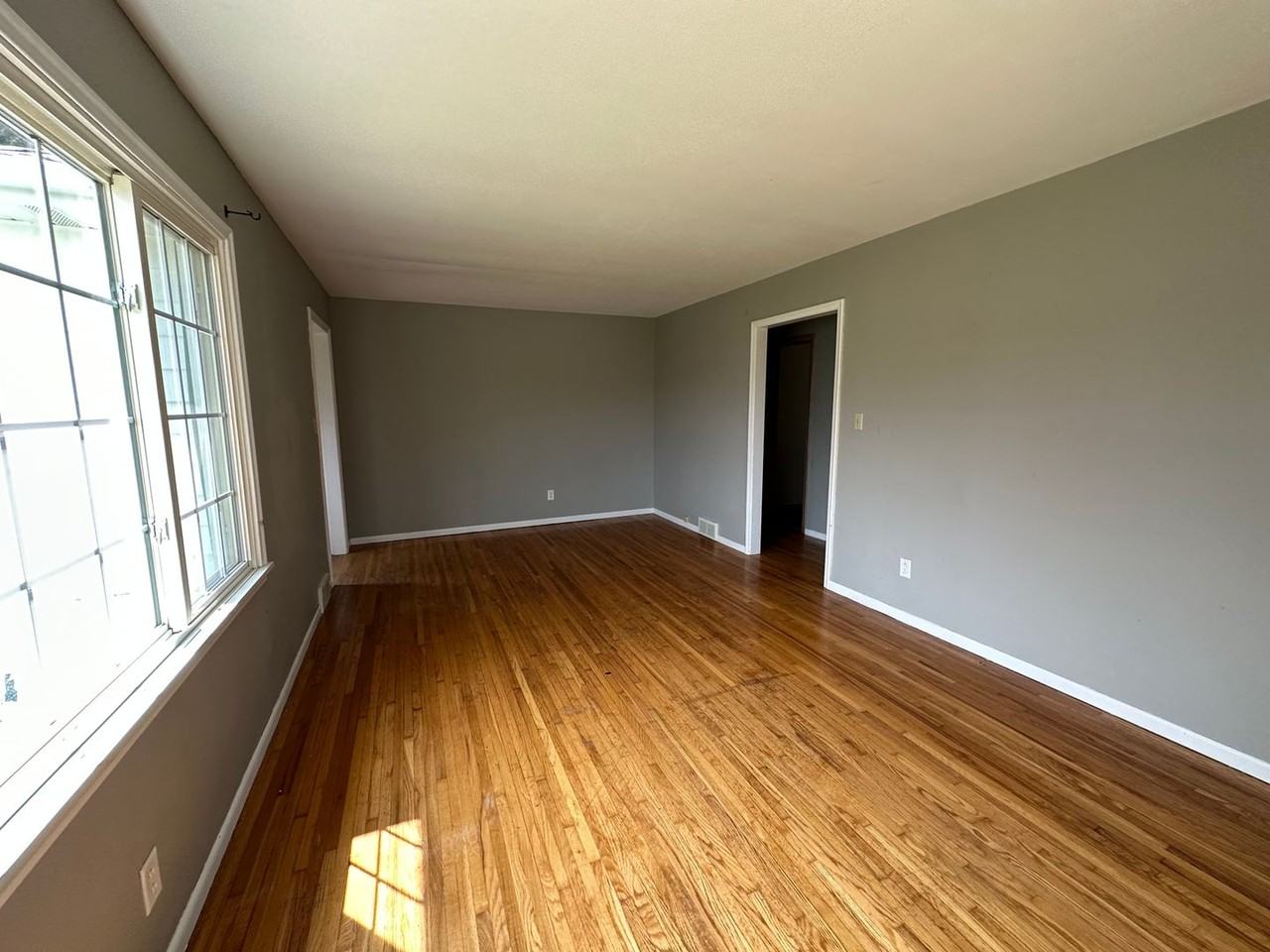 108 Seminole Ave - Photo 4 of 13