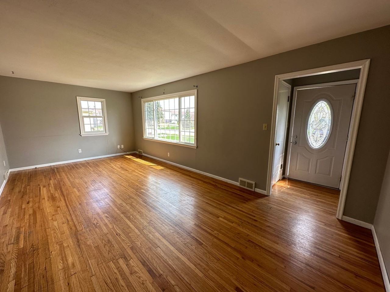 108 Seminole Ave - Photo 3 of 13
