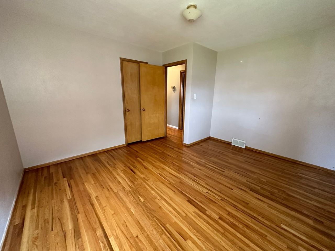 108 Seminole Ave - Photo 6 of 13