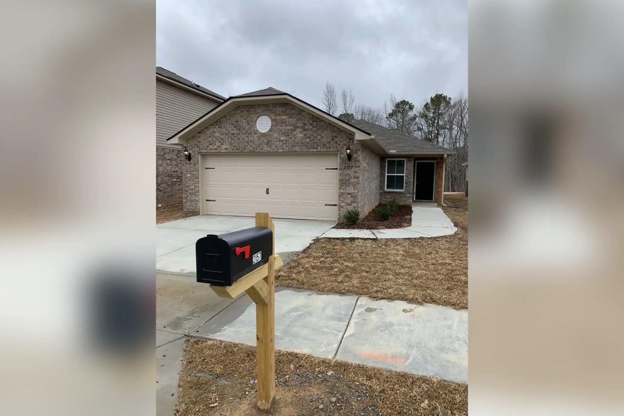 2157 Kilpatrick Ln Nw - Photo 3 of 20