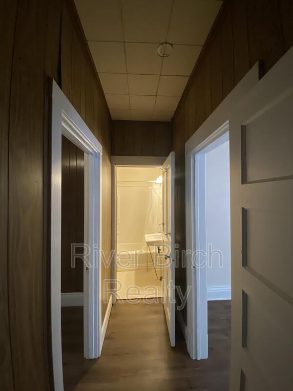 430 W Edwards St - Photo 3 of 7