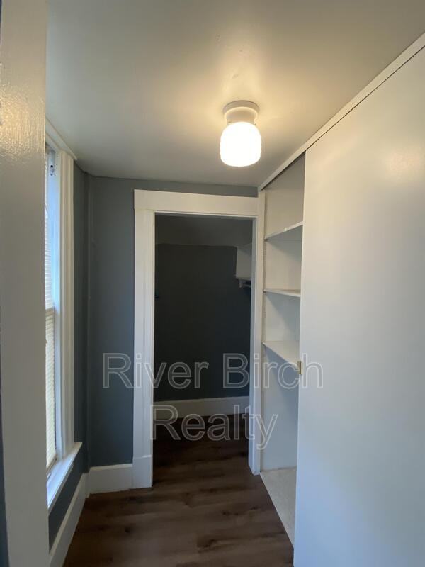 430 W Edwards St - Photo 5 of 7