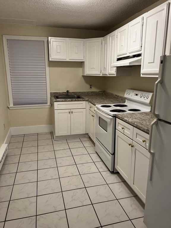 452 Main St #3