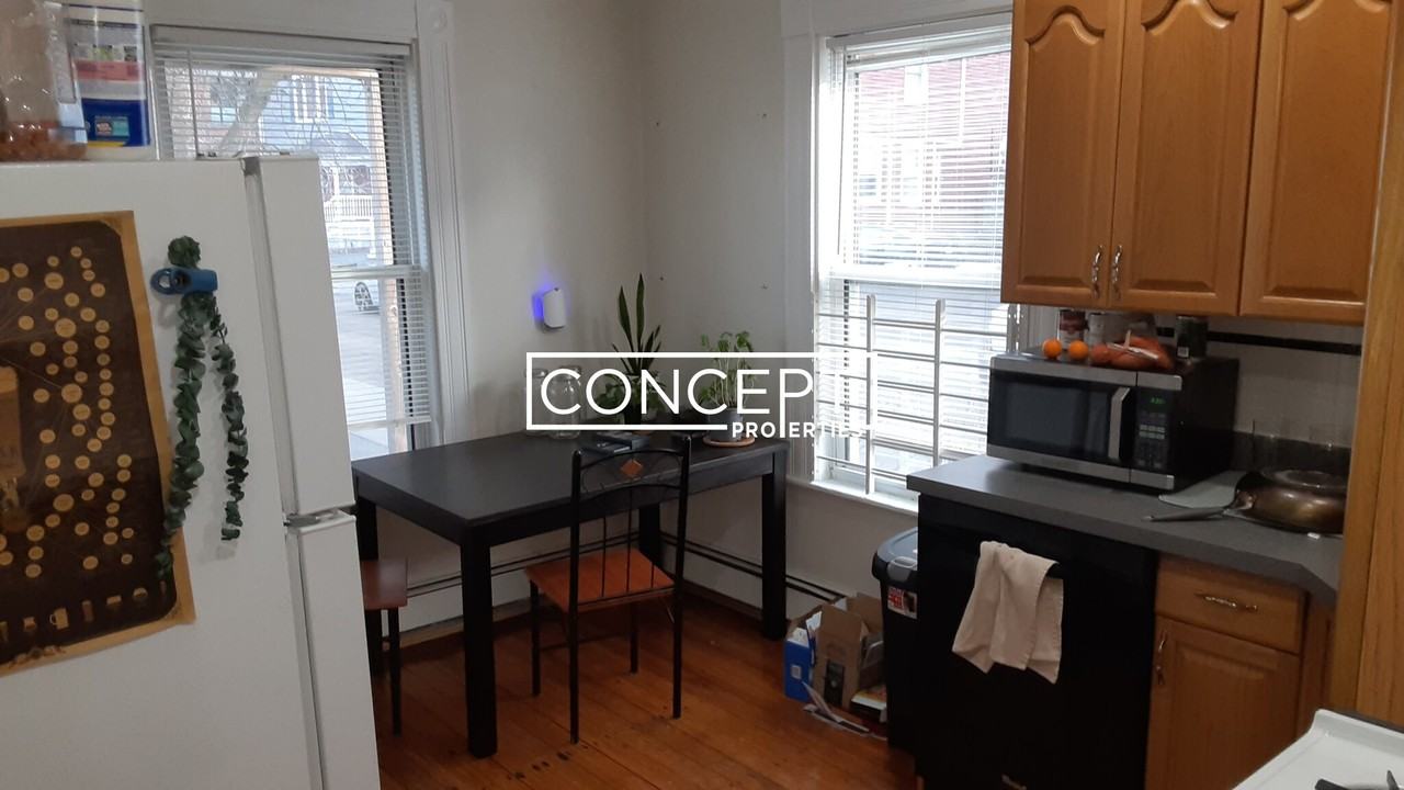 25 Everett St #1 - Photo 4 of 24