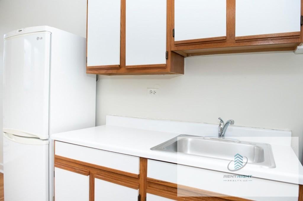 3345 N Marshfield Ave #3345-408 - Photo 2 of 9