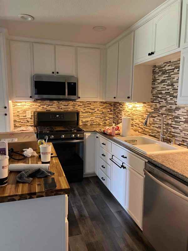 606 E B St - Photo 4 of 24