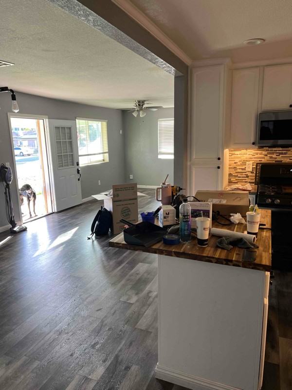 606 E B St - Photo 5 of 24