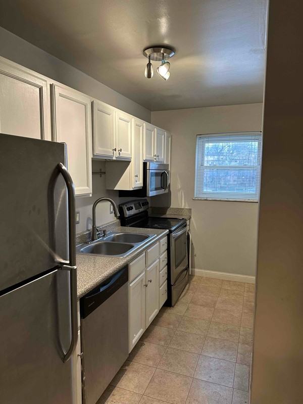 2270 Madison Rd #1A - Photo 2 of 9