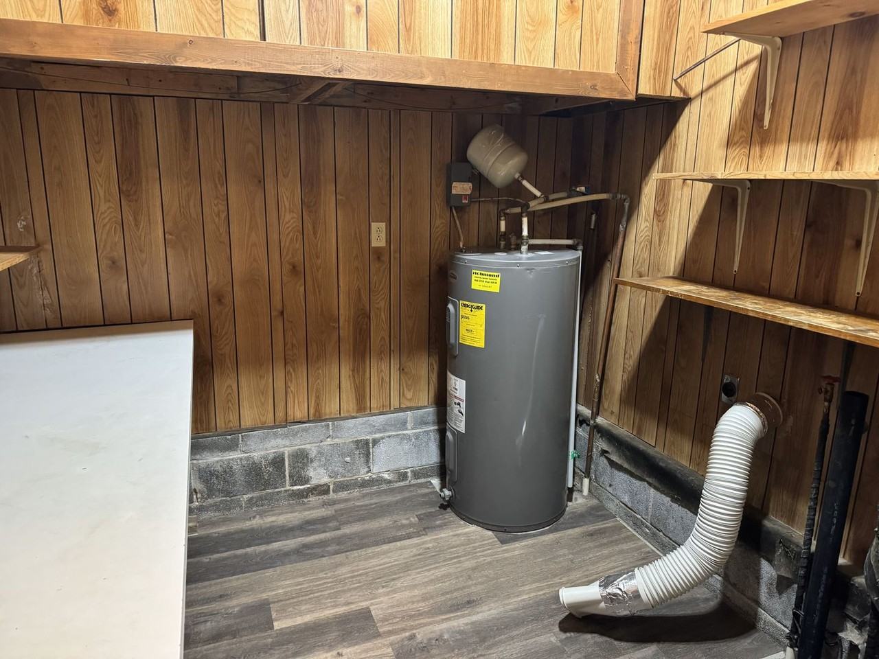 215 Webb Blvd - Photo 4 of 10